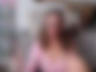 Live cam show with squirtyeleanor - Housewife on Camming Site