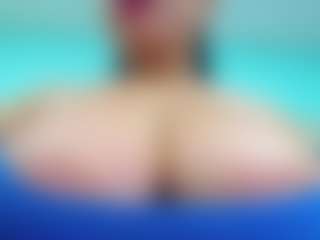 Live cam show with Adorable Cristina - Bikini on Hubzter Live