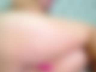Live cam show with Adorable Cristina - Fingers on Camsoda