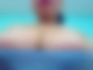 Live cam show with Adorable Cristina - Amateur Brown Hair on Camsoda