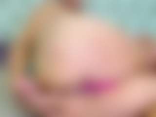 Live cam show with Adorable Cristina - Bedroom Brown Hair on CSO-WL