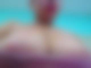 Live cam show with Adorable Cristina - Squirt on Camsoda