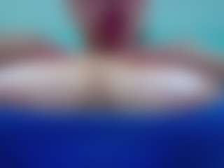 Live cam show with Adorable Cristina - Strip Brown Hair on Milf Play