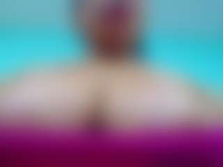 Live cam show with Adorable Cristina - Fetish Brown Hair on luckytryst.com