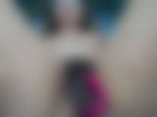 elianaroy MILF webcam performer live streaming