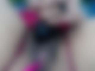Live cam show with elianaroy - Middle Aged on livesuperchat.net