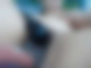 Live cam show with elianaroy - Lush MILF on crypto-cams
