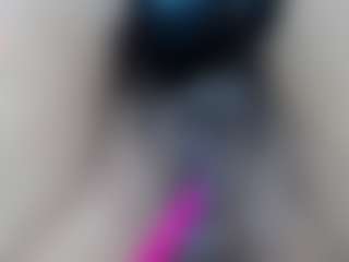 elianaroy MILF webcam performer live streaming
