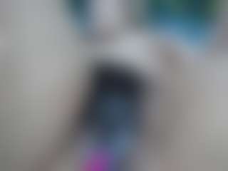 elianaroy MILF webcam performer live streaming