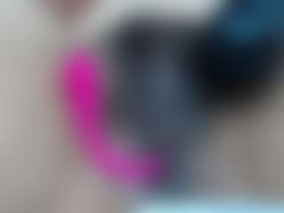 elianaroy MILF webcam performer live streaming