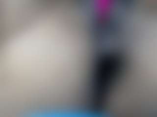 elianaroy's Live Sex Cam Show