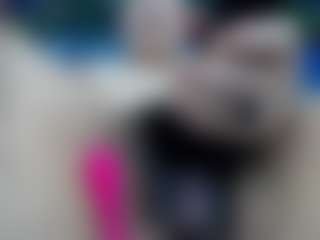 Live cam show with elianaroy - Middle Aged on CamwithHer