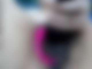 Live cam show with elianaroy - Hairy Pussy on Free Soda