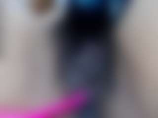 elianaroy MILF webcam performer live streaming