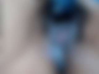 Live cam show with elianaroy - Latina MILF on CamwithHer | colombia