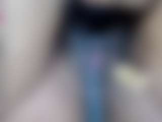 Live cam show with elianaroy - BBW MILF on Dolls Live