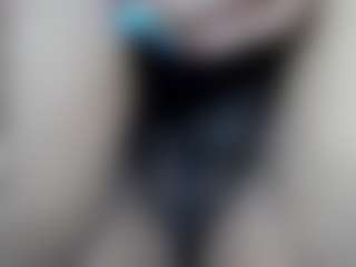 Live cam show with elianaroy - Blonde Hair MILF on galaxygirlnitro.com