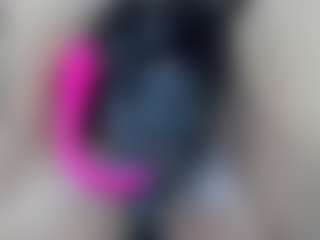 elianaroy MILF webcam performer live streaming