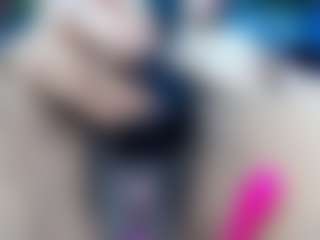 elianaroy's Live Sex Cam Show