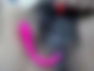 elianaroy MILF webcam performer live streaming