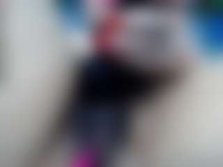 elianaroy MILF webcam performer live streaming