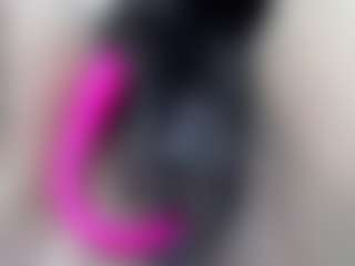 Live cam show with elianaroy - Middle Aged on SpankPalCams