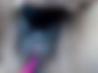 Live cam show with elianaroy - Blonde Hair Middle Aged on Uber Horny
