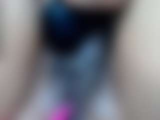 Live cam show with elianaroy - Blonde Hair MILF on sexytreat.net