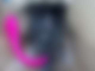 Live cam show with elianaroy - Gamer Mature on SinfulBabes
