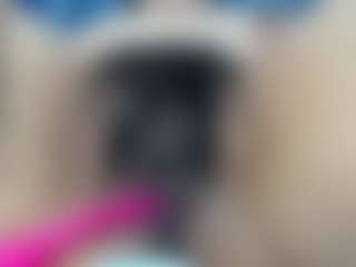 Live cam show with elianaroy - Natural on Dolls Live