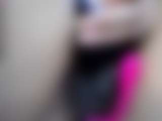 Live cam show with elianaroy - Sexwebcam MILF on CamwithHer