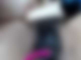 elianaroy MILF webcam performer live streaming