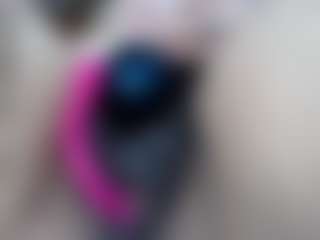 elianaroy MILF webcam performer live streaming