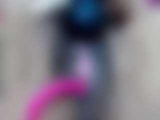 Live cam show with elianaroy - Brown Eyes MILF on livesexfox.com