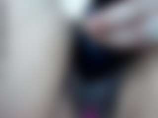 Live cam show with elianaroy - Brown Eyes on justonemore.cc