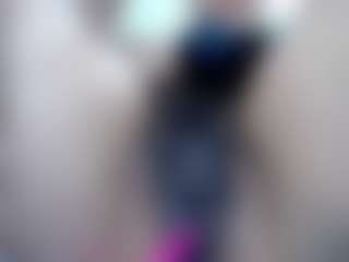 Live cam show with elianaroy - Gamer Mature on TeamSkeetLive