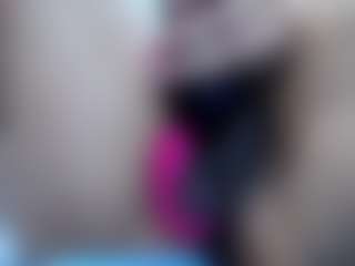 Live cam show with elianaroy - Hairy Pussy on Soda Cam