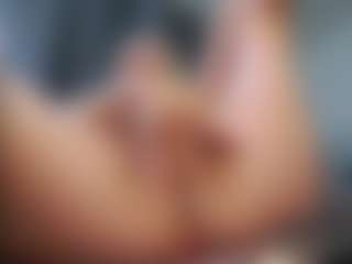 Live cam show with Anna - Bedroom MILF on sexylive.show