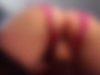 Live cam show with Anna - Skinny MILF on Camsoda Late Night