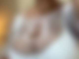Live cam show with IsabellMendez - Tease Curvy on TeamSkeetLive