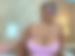 Live cam show with IsabellMendez - Squirt on SxyPornLive