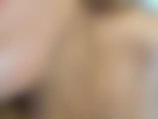 Live cam show with clarette - Brown Eyes Curvy on SmokeAndPoke