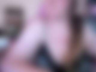 Live cam show with kisicaxx - Strapon on SpankPalCams