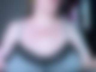 Live cam show with kisicaxx - Slave on Dolls Live