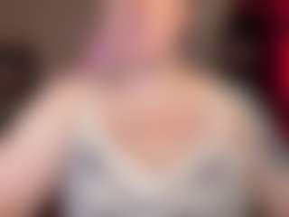 Live cam show with kisicaxx - Legs on SmokeAndPoke
