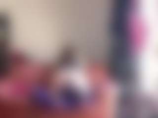 Live cam show with kisicaxx - Blue Eyes on xplaylive.com