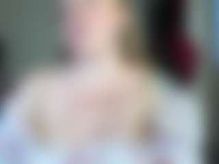 Live cam show with kisicaxx - Slave on AdultVida.com