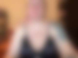 Live cam show with kisicaxx - Glasses on Camsoda