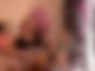Live cam show with kisicaxx - Squirt on TeamSkeetLive