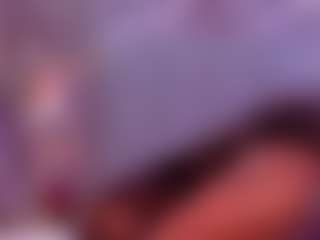 Live cam show with Emiily_Lovex - Ebony on madthumbs | colombia